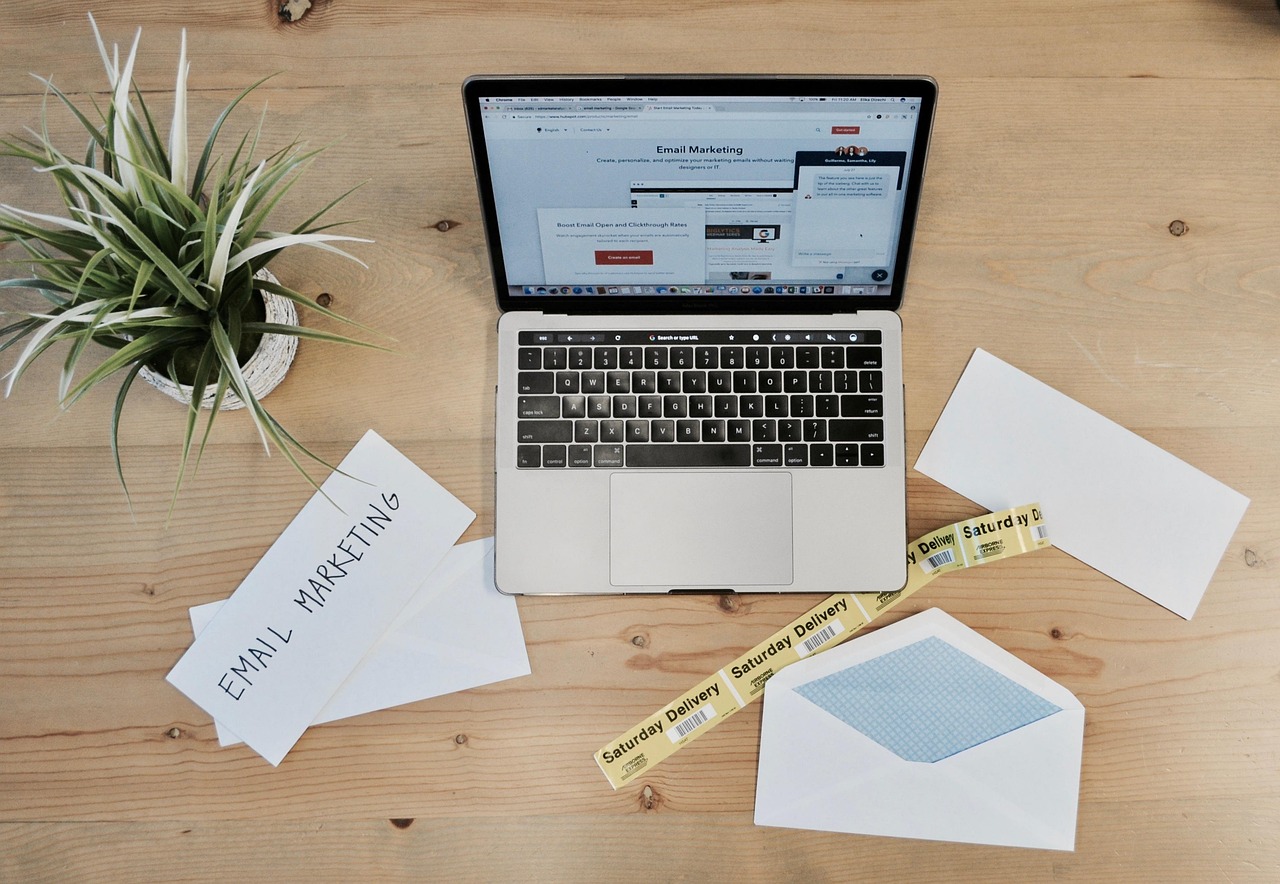 email, marketing, emailmarketing, business, flatlay, computer, desk, envelope, delivery, mail, digital, marketingautomation, digitalmarketing, emailcampaign, openrate, clickthroughrate, bouncerate, brown computer, brown marketing, brown email, brown desk, emailmarketing, digitalmarketing, digitalmarketing, digitalmarketing, digitalmarketing, digitalmarketing